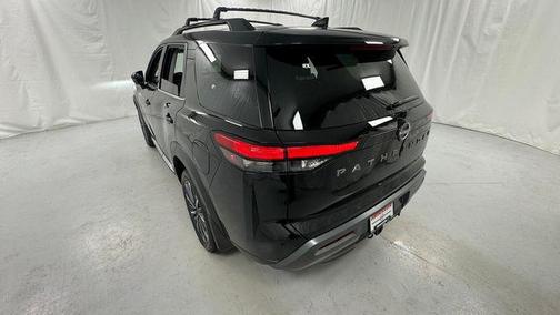 Super Black 2026 Nissan Pathfinder Platinum
