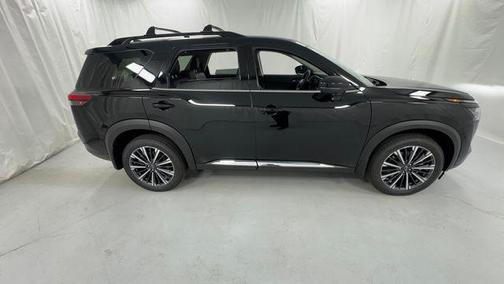 Super Black 2026 Nissan Pathfinder Platinum