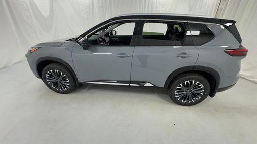 Boulder Gray Pearl/Super Black 2026 Nissan Rogue Platinum