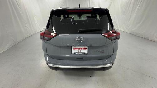 Boulder Gray Pearl/Super Black 2026 Nissan Rogue Platinum