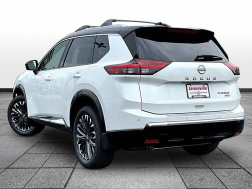 Everest White Pearl/Super Black 2026 Nissan Rogue Platinum