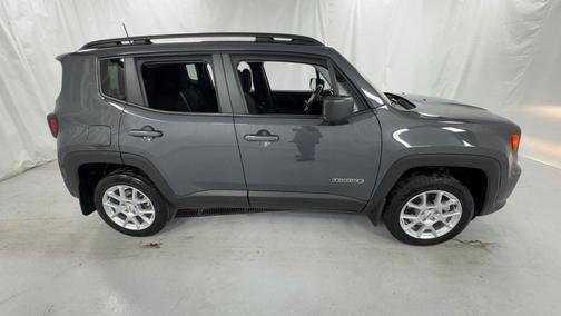 Graphite Gray 2023 Jeep Renegade Latitude