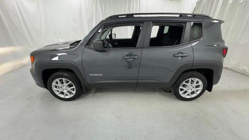 Graphite Gray 2023 Jeep Renegade Latitude