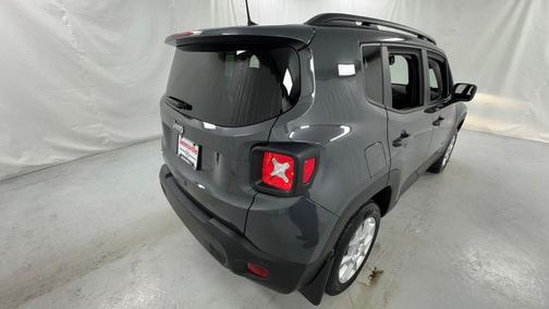 Graphite Gray 2023 Jeep Renegade Latitude