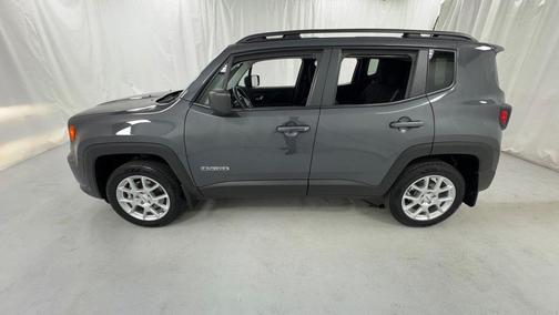 Graphite Gray 2023 Jeep Renegade Latitude