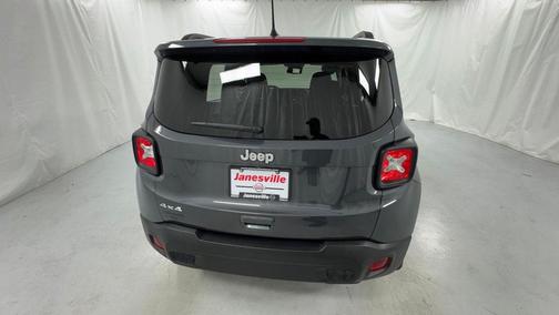 Graphite Gray 2023 Jeep Renegade Latitude