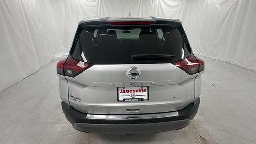 Brilliant Silver Metallic 2023 Nissan Rogue SV
