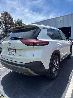 Pearl White Tricoat 2023 Nissan Rogue SL