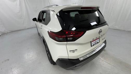 Pearl White Tricoat 2023 Nissan Rogue SL