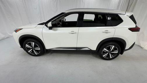 Pearl White Tricoat 2023 Nissan Rogue SL