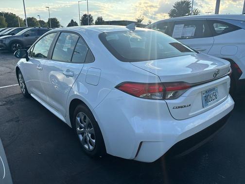 Ice Cap 2024 Toyota Corolla LE