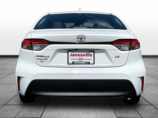 Ice Cap 2024 Toyota Corolla LE