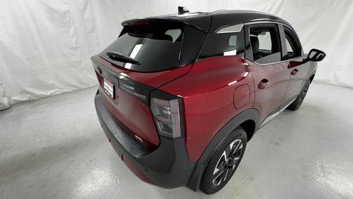 Scarlet Ember Tintcoat/Super Black 2025 Nissan Kicks SR