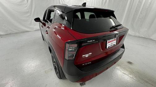 Scarlet Ember Tintcoat/Super Black 2025 Nissan Kicks SR