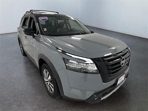 2022 Nissan Pathfinder SL 4WD