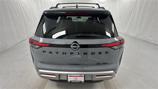 2022 Nissan Pathfinder SL 4WD