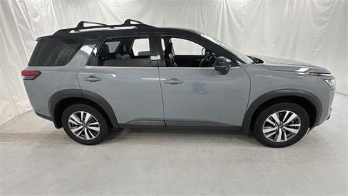 2022 Nissan Pathfinder SL 4WD