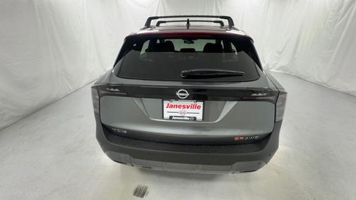 Gun Metallic/Scarlet Ember Tintcoat 2026 Nissan Kicks SR