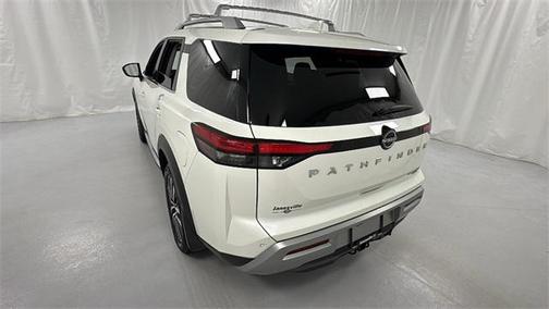 2022 Nissan Pathfinder Platinum 4WD
