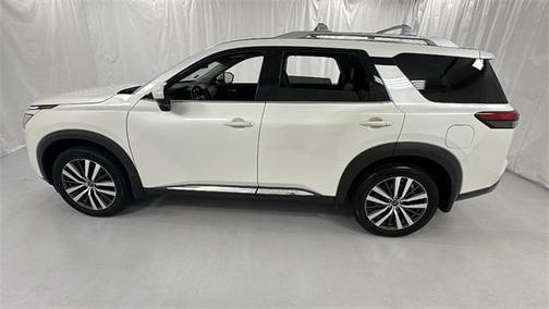 2022 Nissan Pathfinder Platinum 4WD