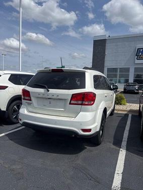 Vice White 2019 Dodge Journey SE
