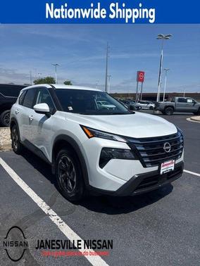 Everest White Pearl Tricoat 2026 Nissan Rogue SV