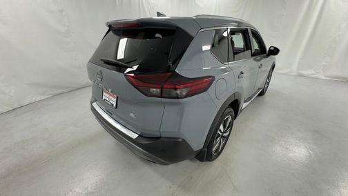 Boulder Gray Pearl 2022 Nissan Rogue SL