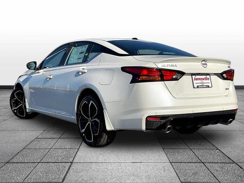 Pearl White Tricoat 2026 Nissan Altima SR AWD