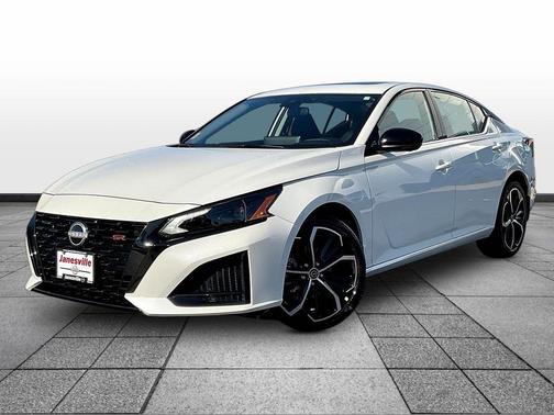 Pearl White Tricoat 2026 Nissan Altima SR AWD