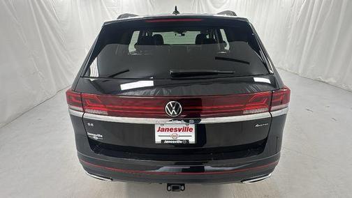 Deep Black Pearl 2025 Volkswagen Atlas 2.0T SE w/Technology 4MOTION