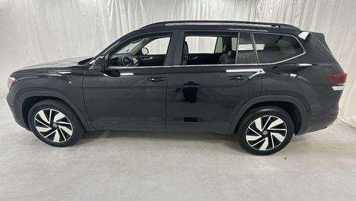 2025 Volkswagen Atlas 2.0T SE w/Technology 4MOTION