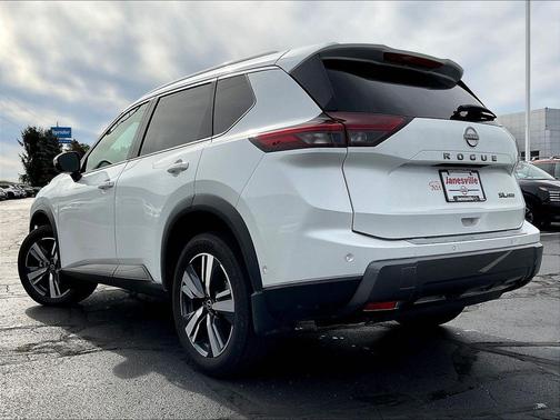 Everest White Pearl 2024 Nissan Rogue SL