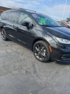 2021 Chrysler Pacifica Touring L