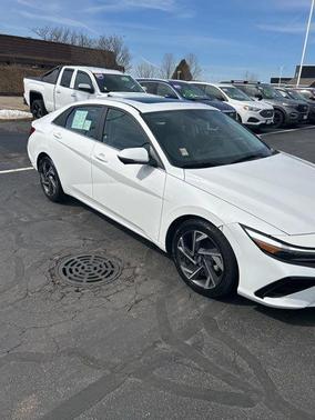 2024 Hyundai ELANTRA Limited