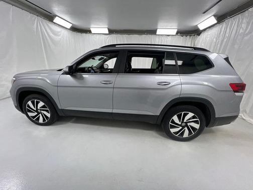 2025 Volkswagen Atlas 2.0T SE w/Technology 4MOTION