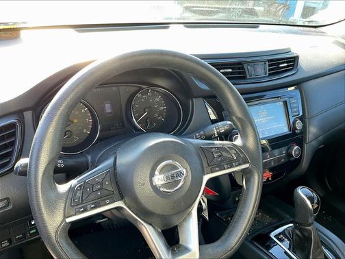 Magnetic Black 2018 Nissan Rogue S