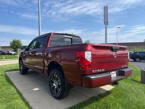 Cayenne Red 2018 Nissan Titan SL