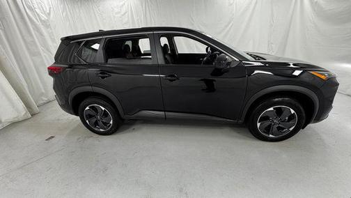 Super Black 2025 Nissan Rogue SV