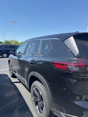 Super Black 2025 Nissan Rogue SV