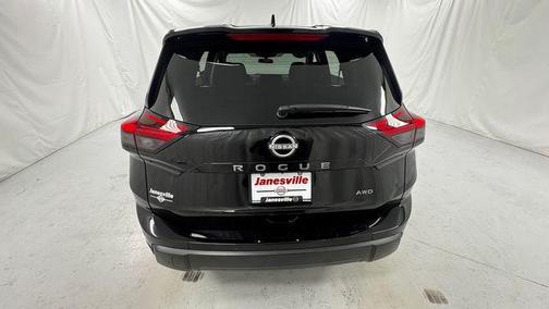 Super Black 2025 Nissan Rogue SV