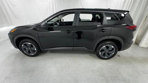 Super Black 2025 Nissan Rogue SV