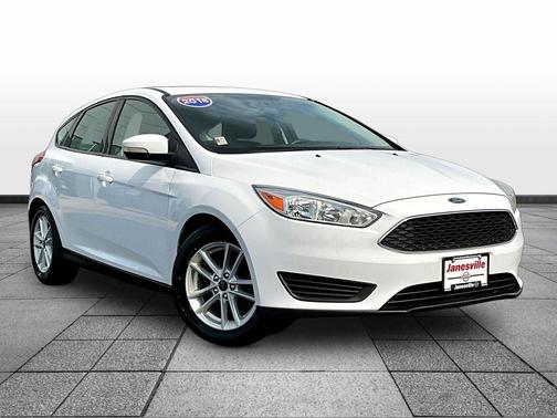 Oxford White 2018 Ford Focus SE