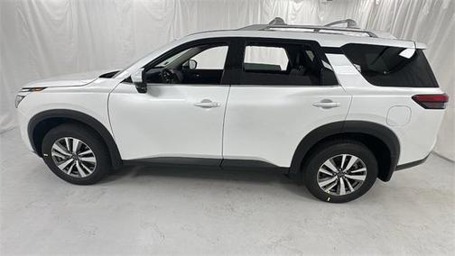 2025 Nissan Pathfinder SL 4WD