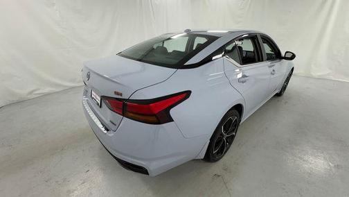 Gray Sky Pearl 2023 Nissan Altima SR Intelligent AWD