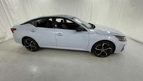 Gray Sky Pearl 2023 Nissan Altima SR Intelligent AWD