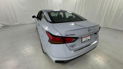 Gray Sky Pearl 2023 Nissan Altima SR Intelligent AWD