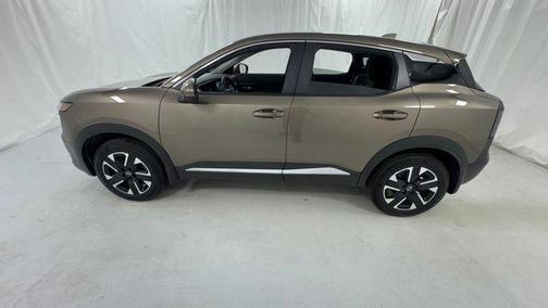 Canyon Bronze Metallic 2025 Nissan Kicks SV