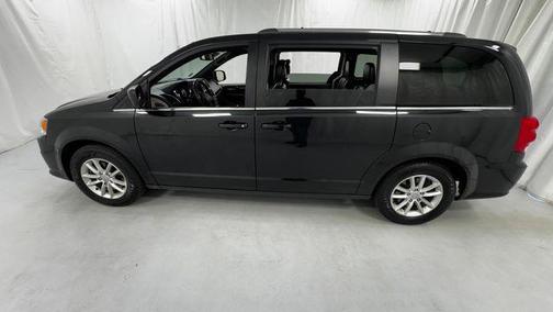 Black Onyx Crystal Pearlcoat 2020 Dodge Grand Caravan SXT