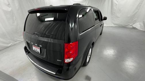 Black Onyx Crystal Pearlcoat 2020 Dodge Grand Caravan SXT