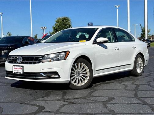 Pure White 2017 Volkswagen Passat 1.8T SE